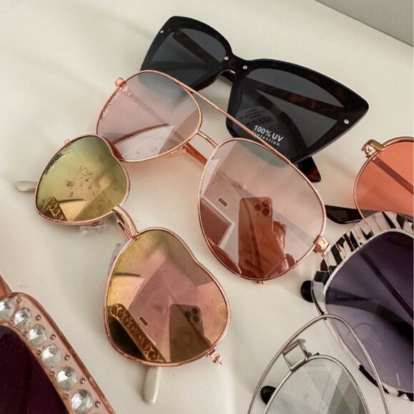 Bundle of 8 Sunglasses - Picture 4 of 8